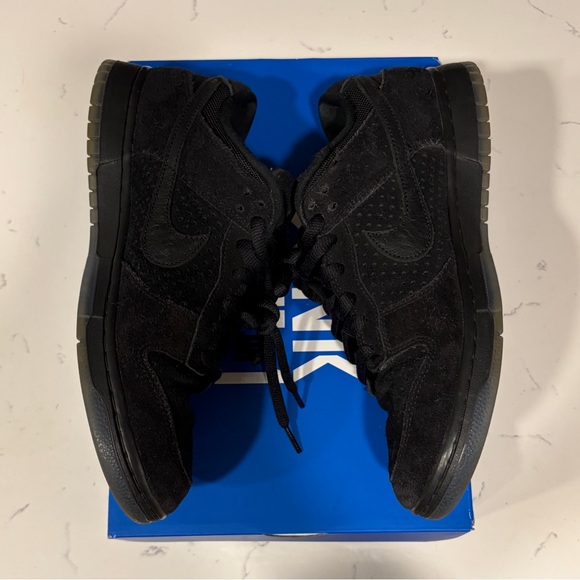 Undefeated Dunks - Picture 5 of 9